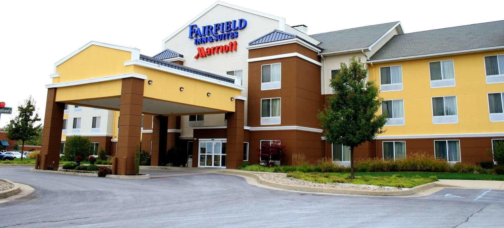 Fairfield Inn & Suites By Marriott Fairmont Exterior photo